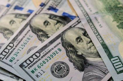 Скільки сьогодні коштує валюта в Україні: ціна долара, євро та злотого