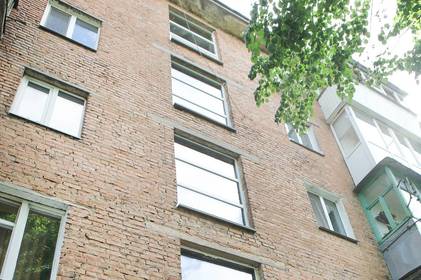 Ще у двох багатоповерхівках Вінниці замінюють вікна: хто фінансує ремонт