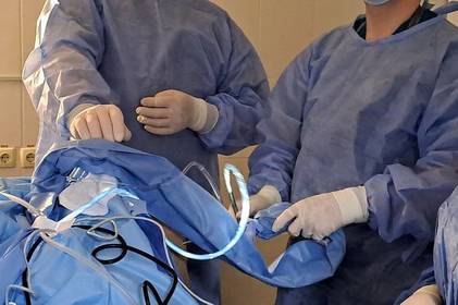 Вінницькі лікарі видалили жінці велику пухлину без жодного розрізу: подробиці