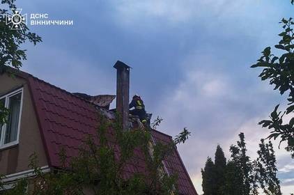 На Вінниччині вогнеборці ліквідували пожежі у житловому та дачному будинках